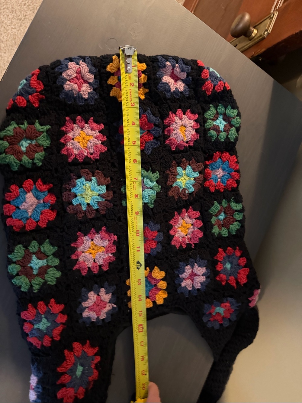 Boho Granny-square Crochet Floral Patchwork Shoulder Bag in Black - Picture 9 of 11